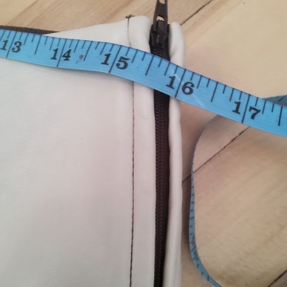 Faux leather pants - Picture 2 of 4